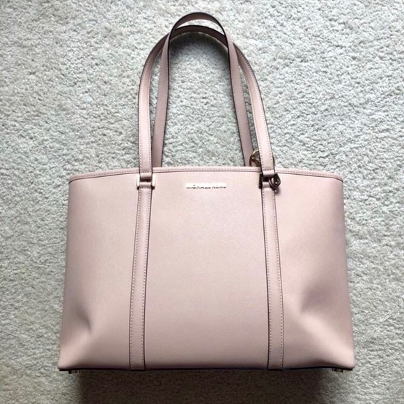Michael Kors Large Tote - Picture 1 of 4